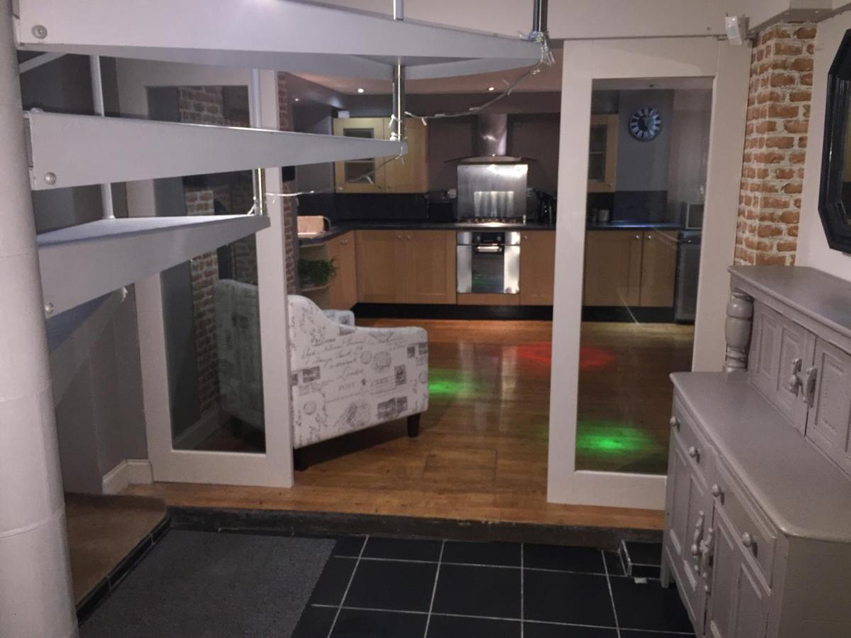 Large 2-Bed House Derbyshire Off Chatsworth Rd Честерфилд Экстерьер фото