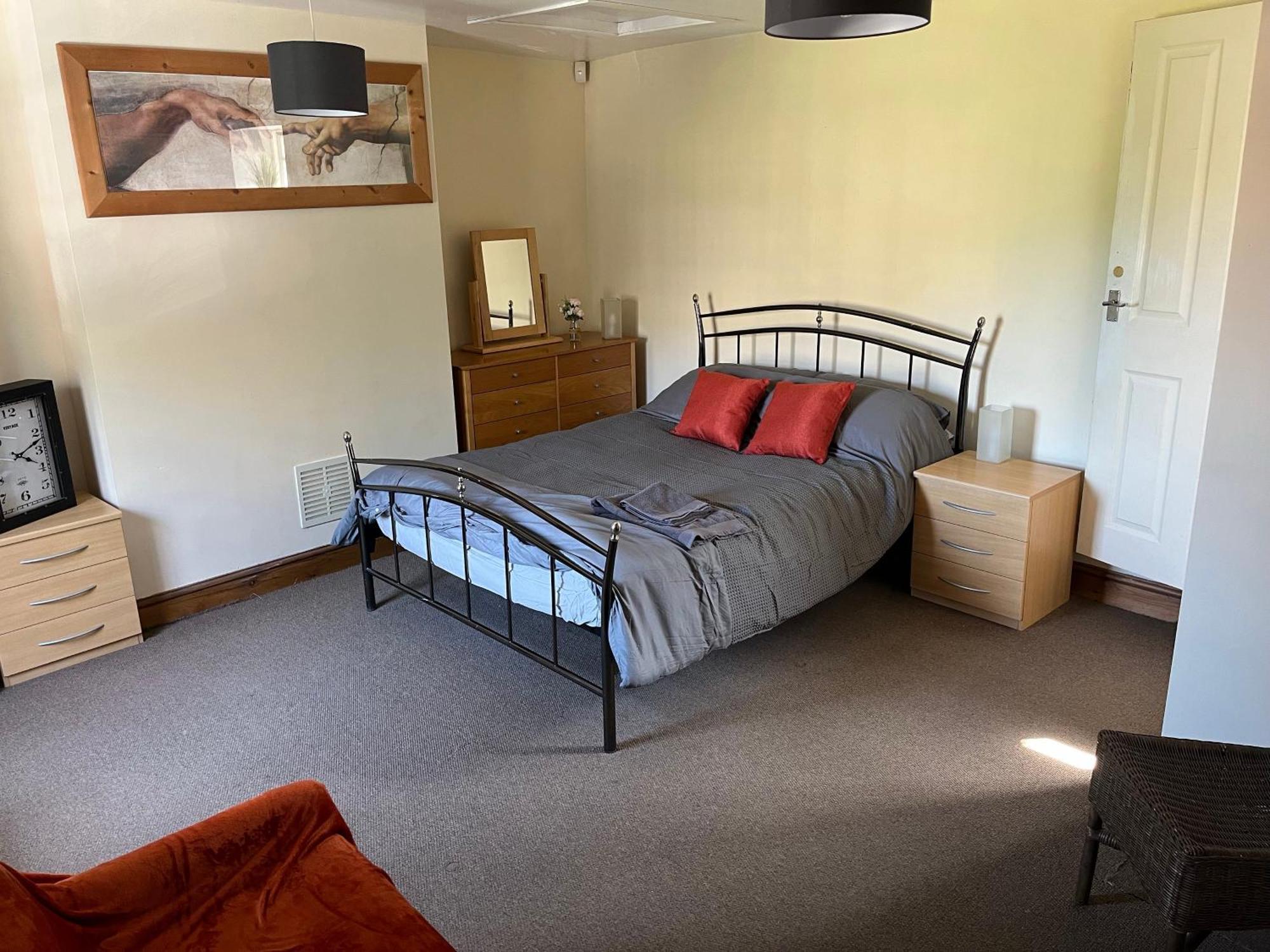 Large 2-Bed House Derbyshire Off Chatsworth Rd Честерфилд Экстерьер фото